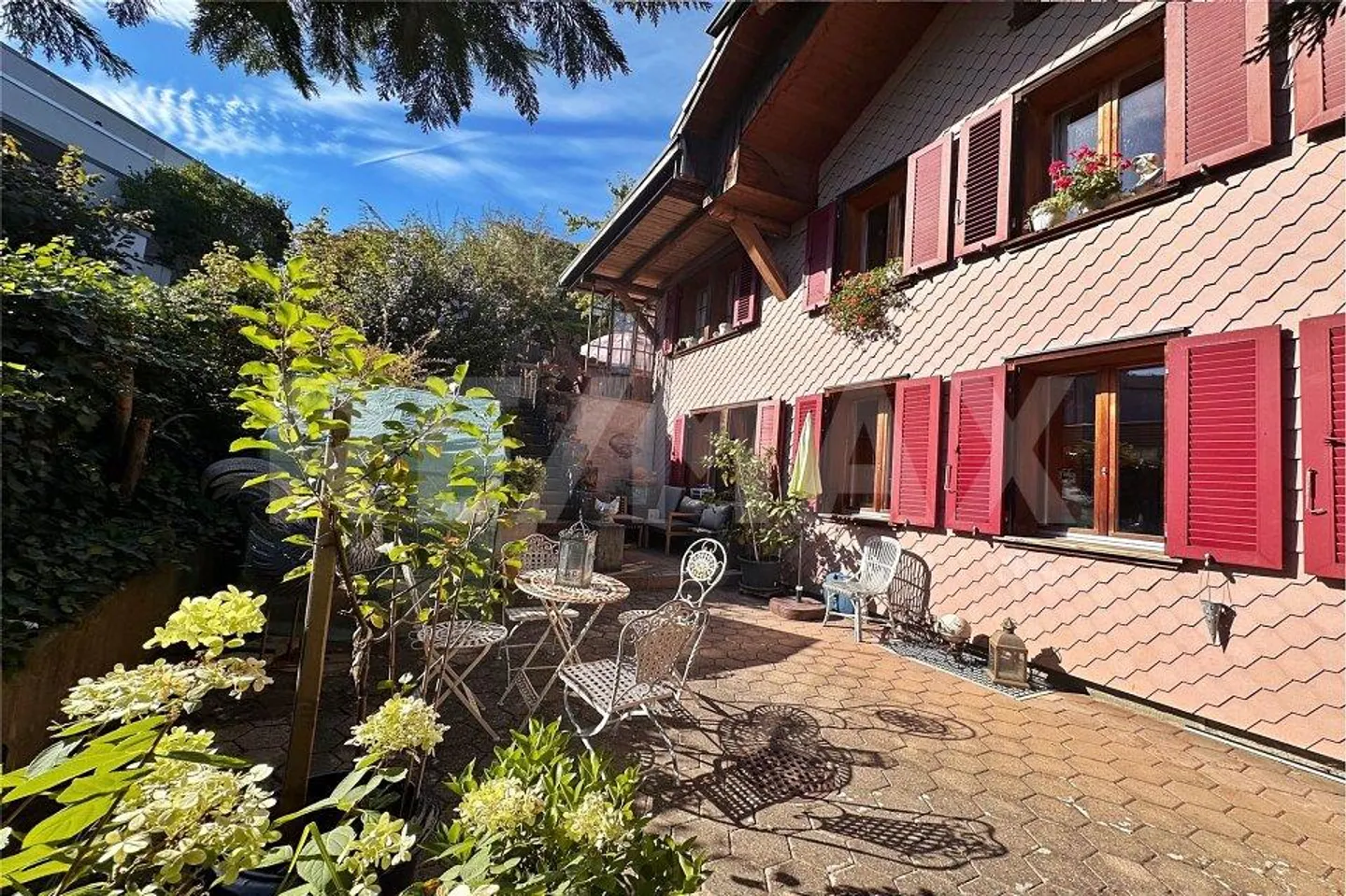 Casa unifamiliare con carattere e ampio spazio - Foto 7 di 13