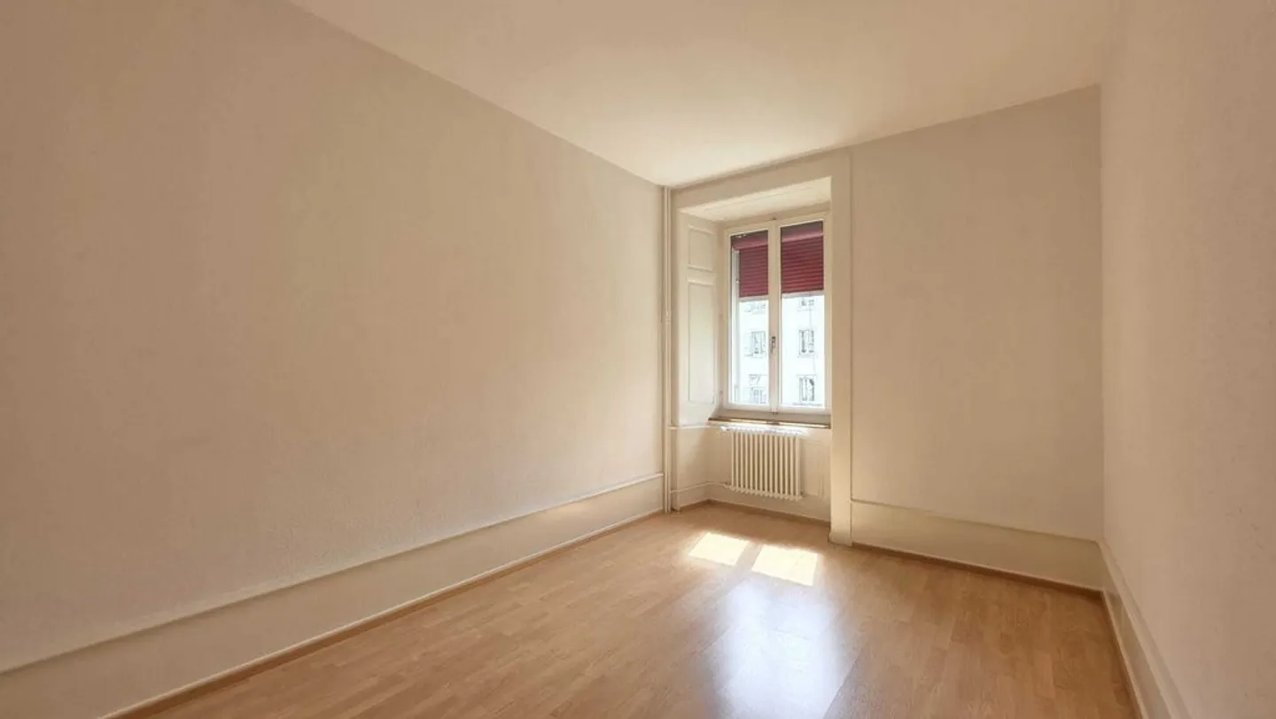 Appartement spacieux avec jardin - Photo 4 sur 11