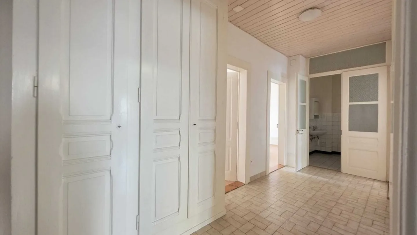 Appartement spacieux avec jardin - Photo 5 sur 11