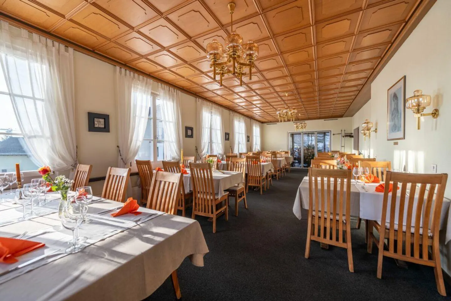 La tradizione incontra il futuro: il ristorante Rebstock aspetta la tua visione - Foto 8 di 30