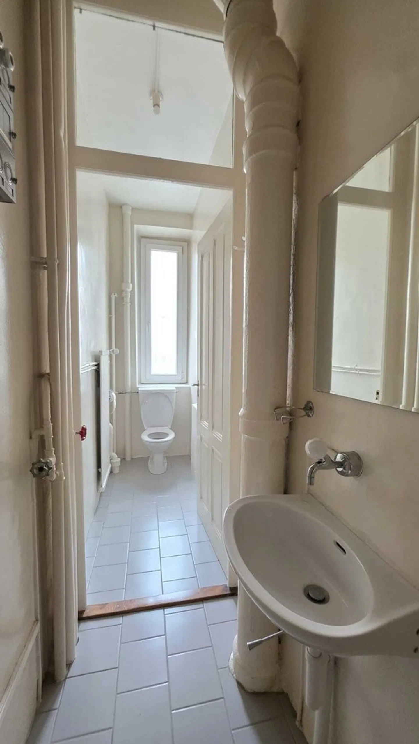 Appartement spacieux avec jardin - Photo 9 sur 11