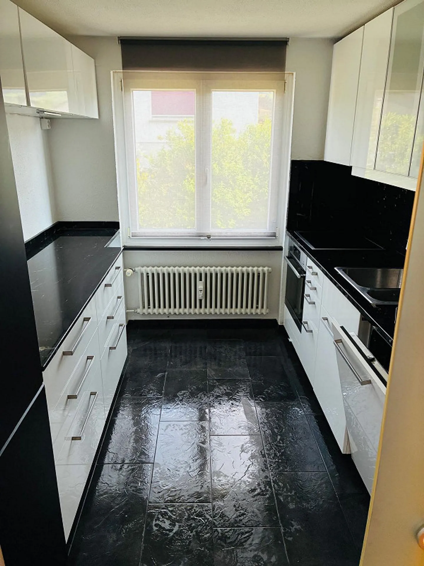 4-room apartment for rent - Photo 2 of 15