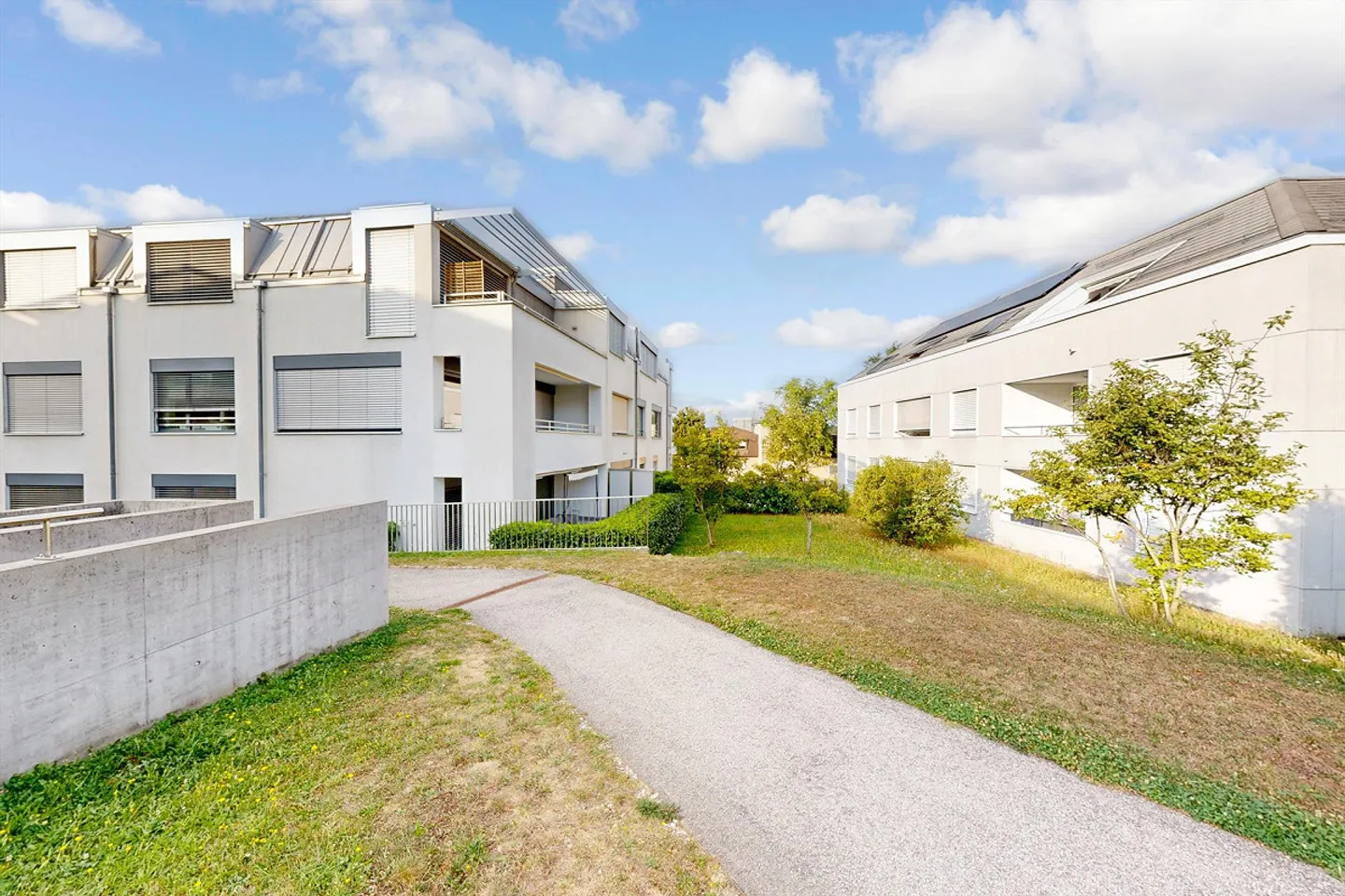 Schöne 3,5-Zimmer-Wohnung von 89 m² in ruhiger Lage zu vermieten - Foto 3 von 3