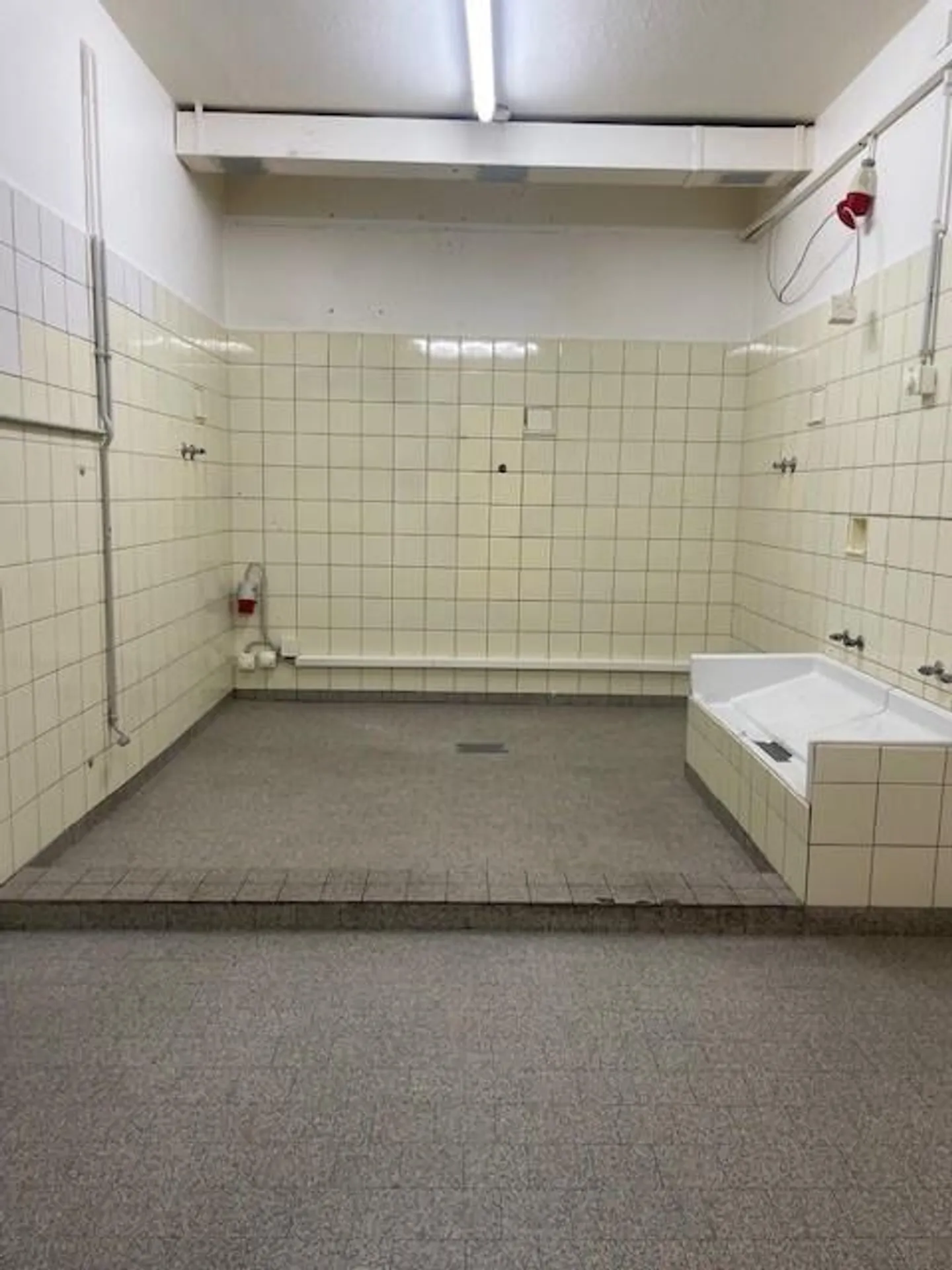 Looking for storage space? - Photo 4 of 7