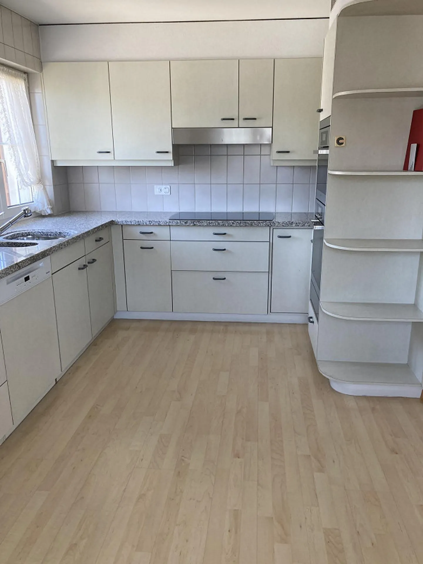 Attraktive Büro- und Geschäftsräume auf zwei Etagen - Photo 3 sur 10