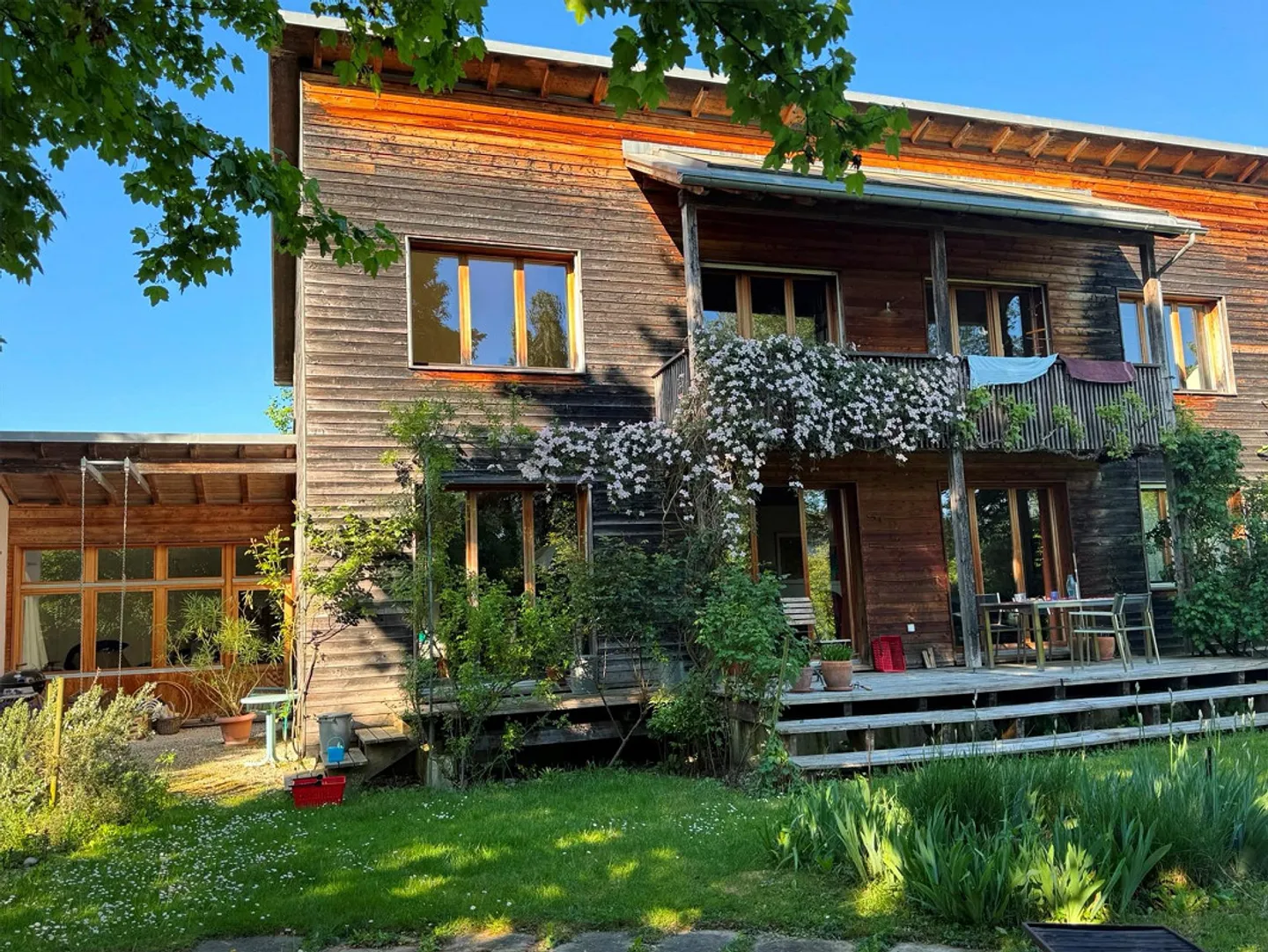 Semi-Detached Family House in Idyllic Location - Photo 2 of 12