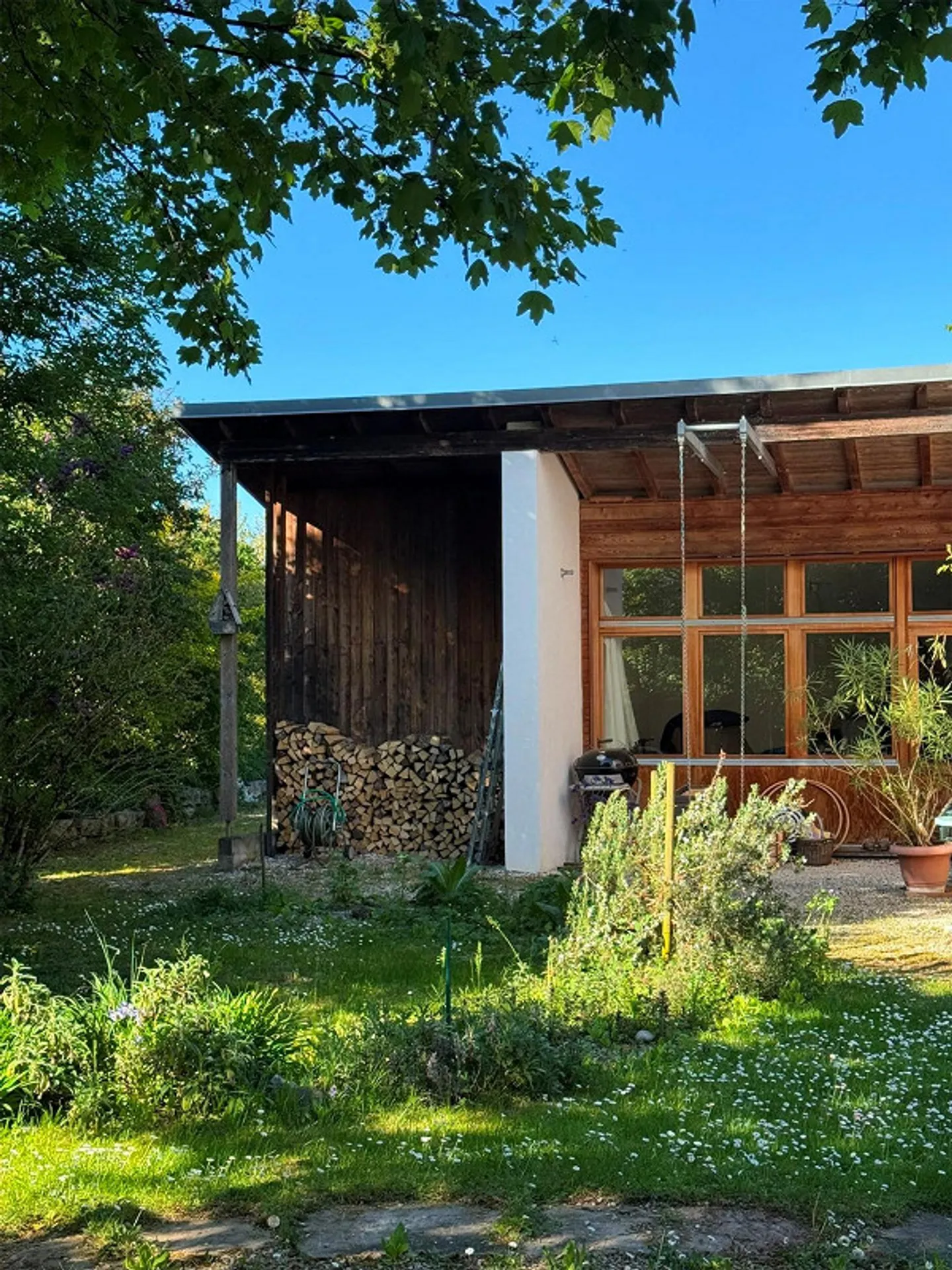 Semi-Detached Family House in Idyllic Location - Photo 3 of 12