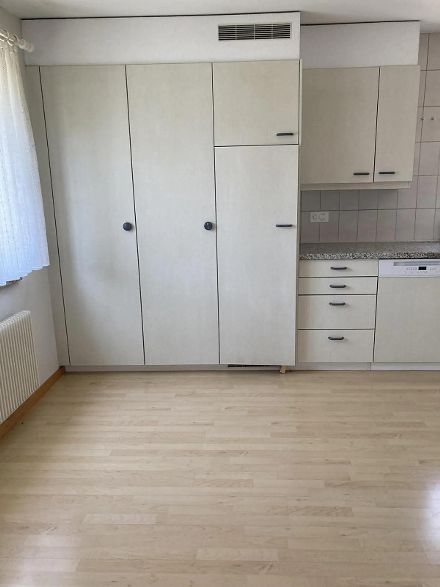 Attraktive Büro- und Geschäftsräume auf zwei Etagen - Photo 4 sur 10