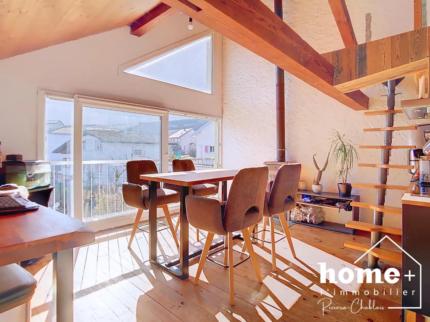 Single-family house with annex - Photo 1 of 11