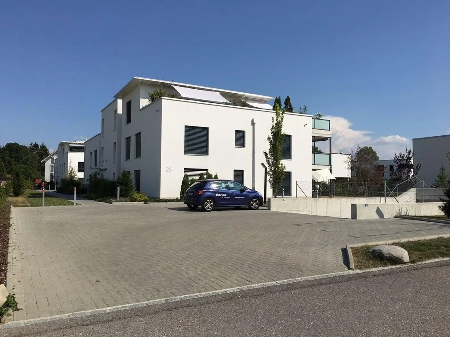 Parking space for rent in the Stiglimat district - Photo 4 of 4