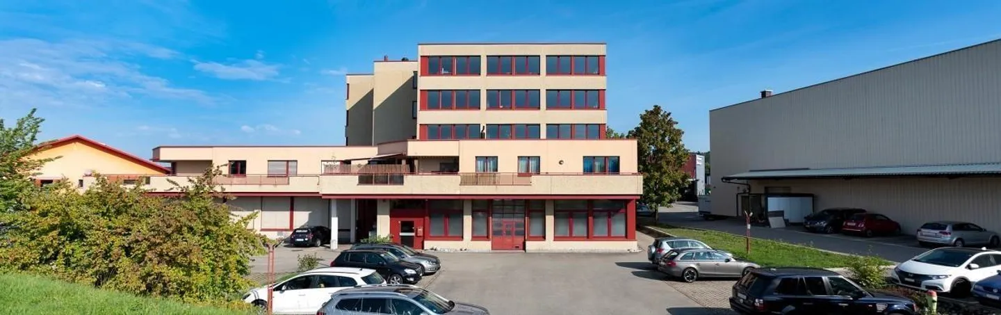 Office Commercial Space between 100 to 1,000 m2 - Photo 2 of 7