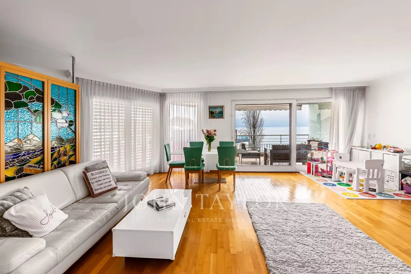 Bel appartement en première ligne au bord du lac - Photo 4 sur 10