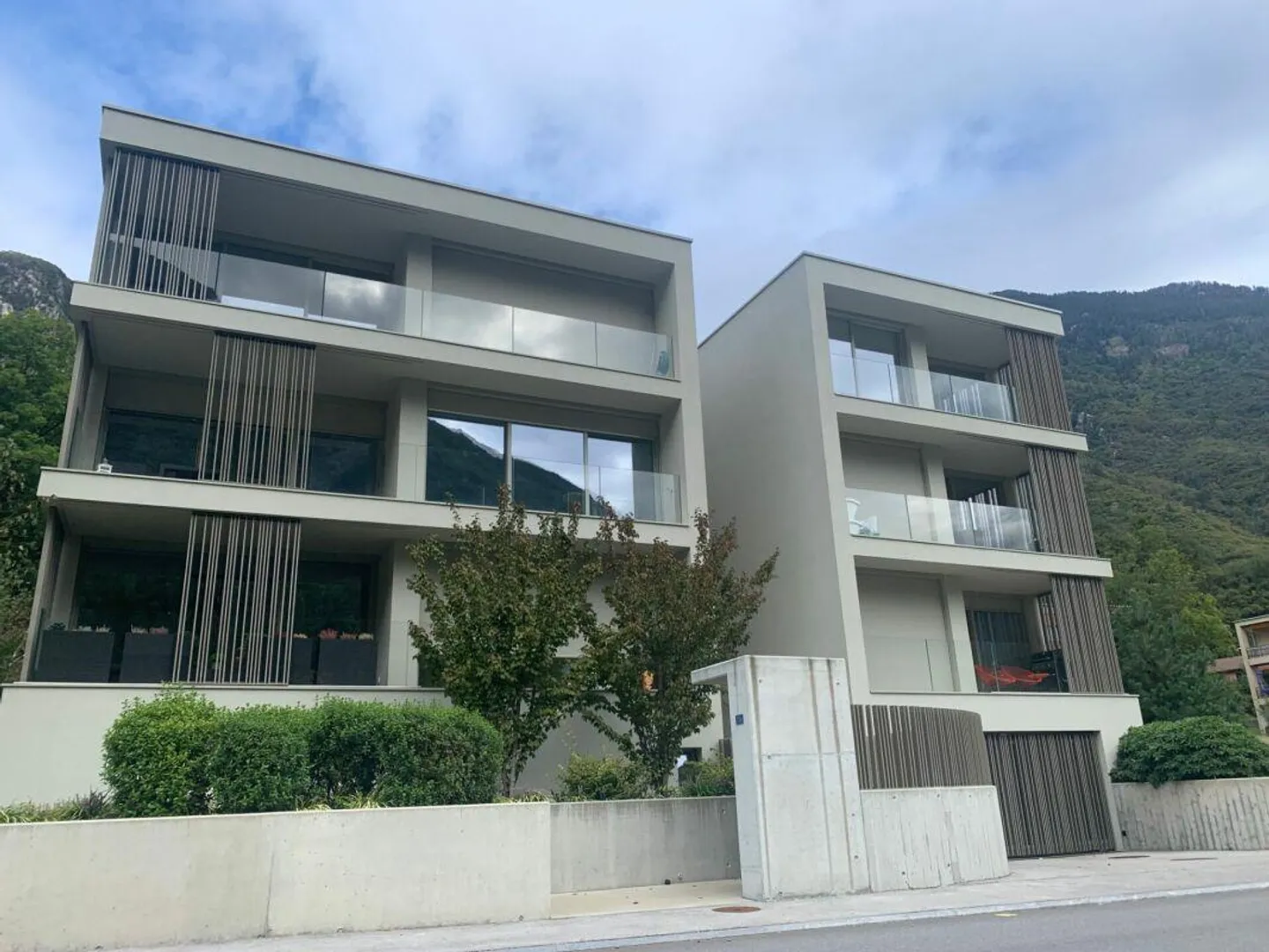 Appartamento moderno di 3,5 locali in un piccolo complesso residenziale a Lumino - Foto 1 di 16