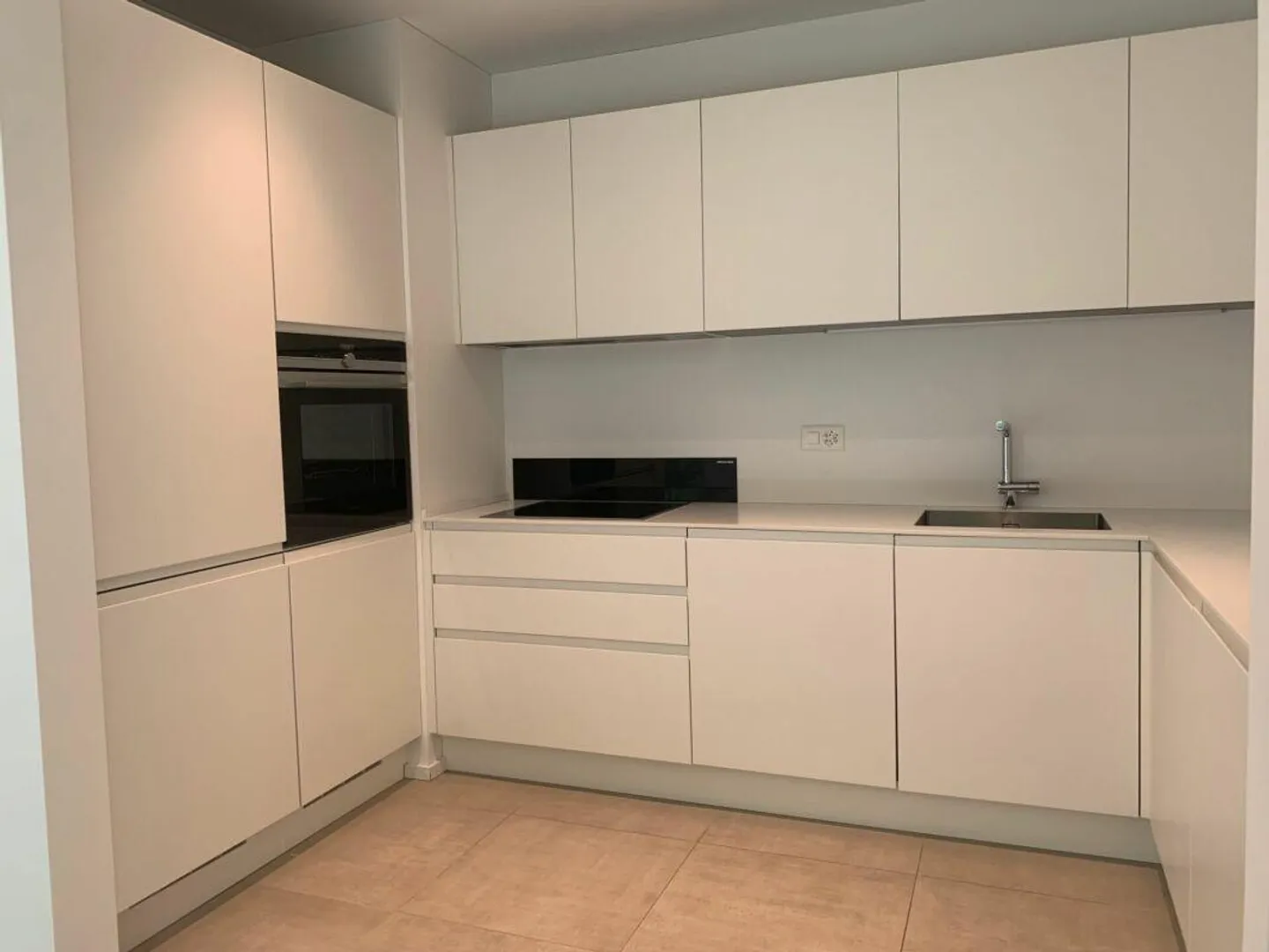 Appartamento moderno di 3,5 locali in un piccolo complesso residenziale a Lumino - Foto 4 di 16