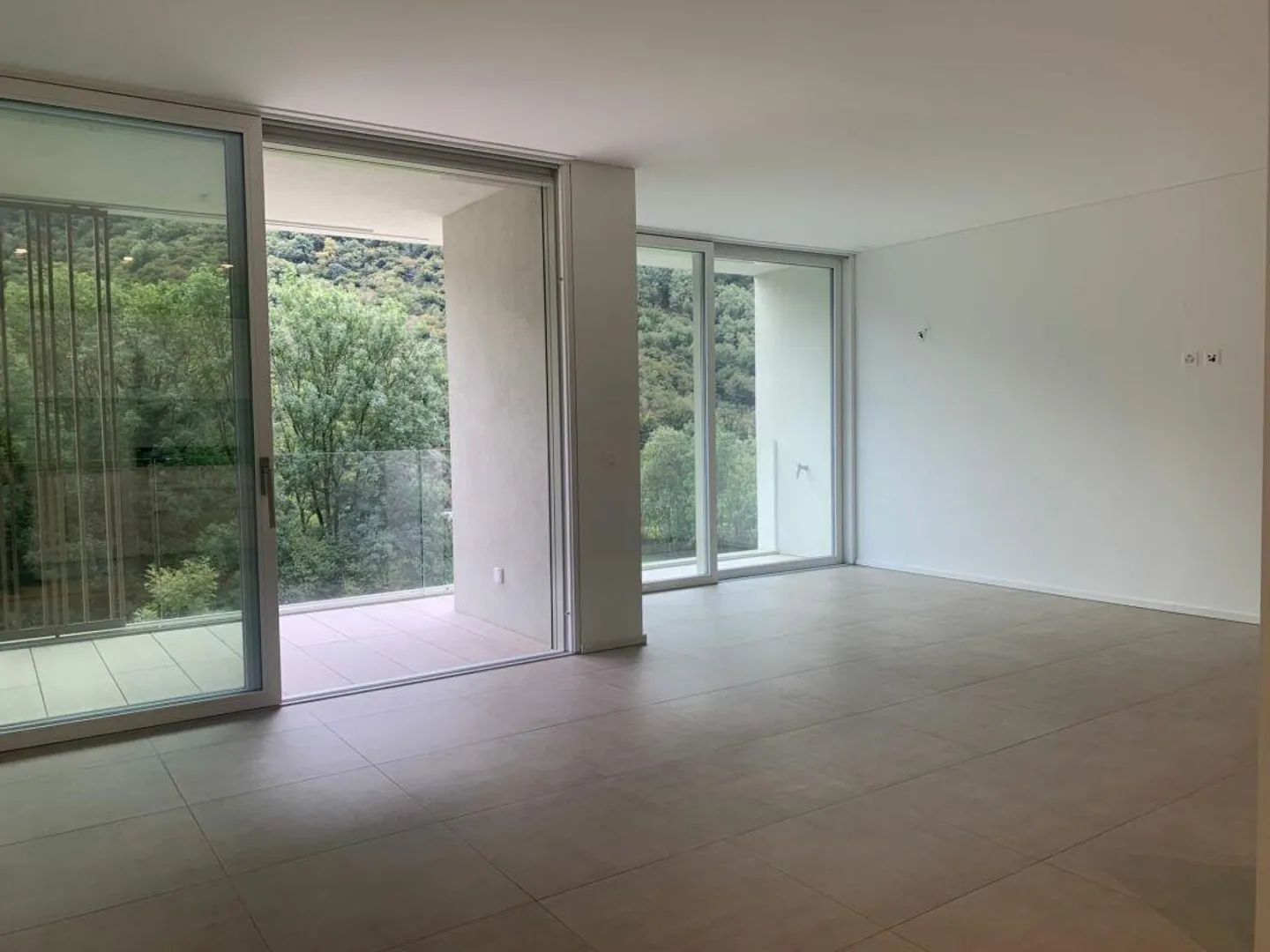 Appartamento moderno di 3,5 locali in un piccolo complesso residenziale a Lumino - Foto 7 di 16