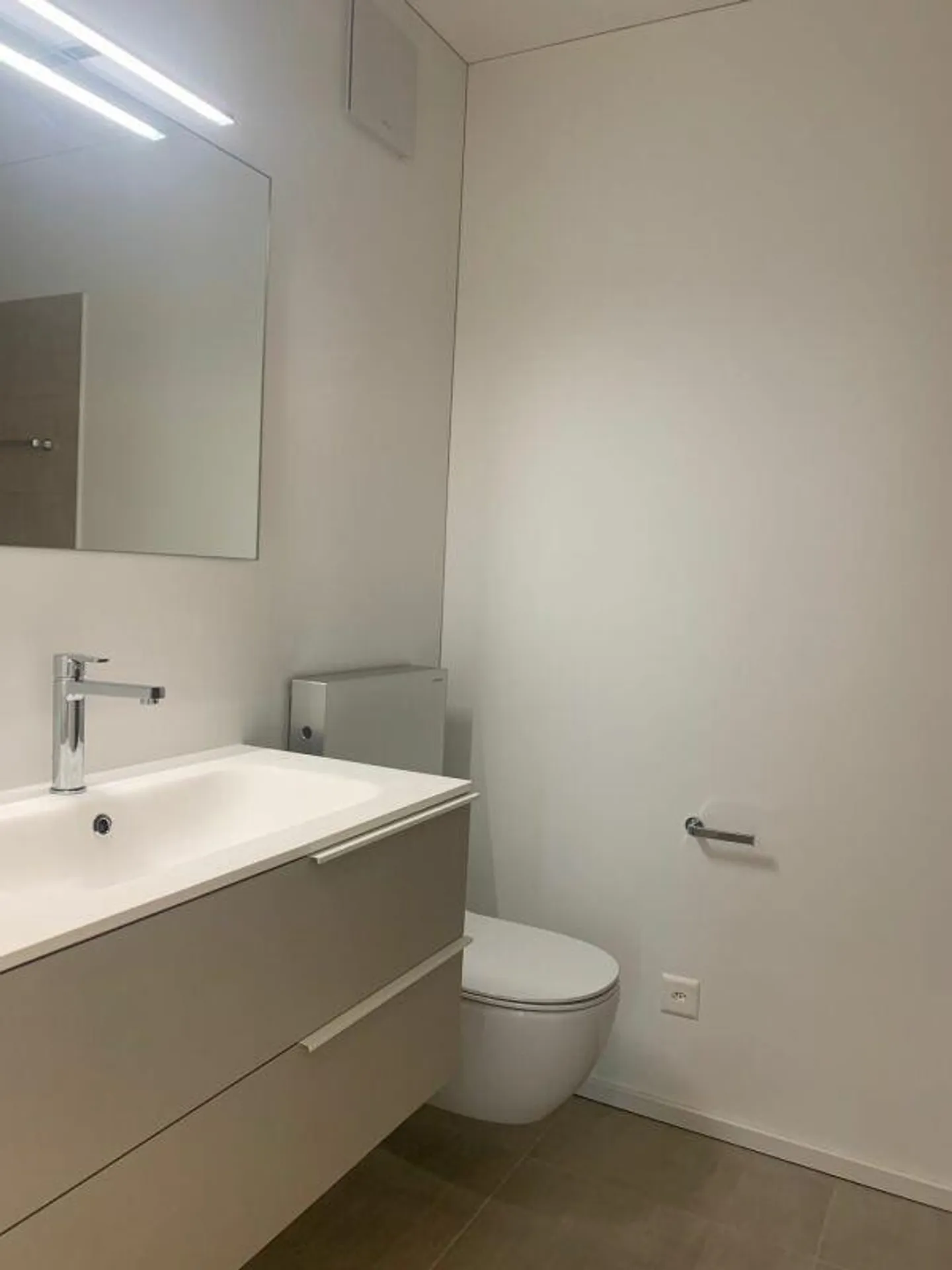 Appartamento moderno di 3,5 locali in un piccolo complesso residenziale a Lumino - Foto 10 di 16