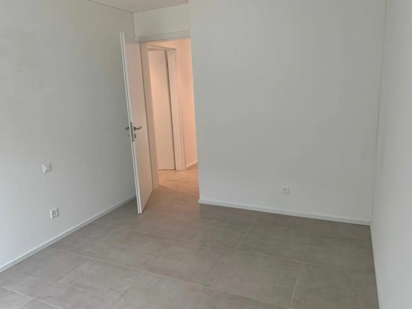 Appartamento moderno di 3,5 locali in un piccolo complesso residenziale a Lumino - Foto 11 di 16
