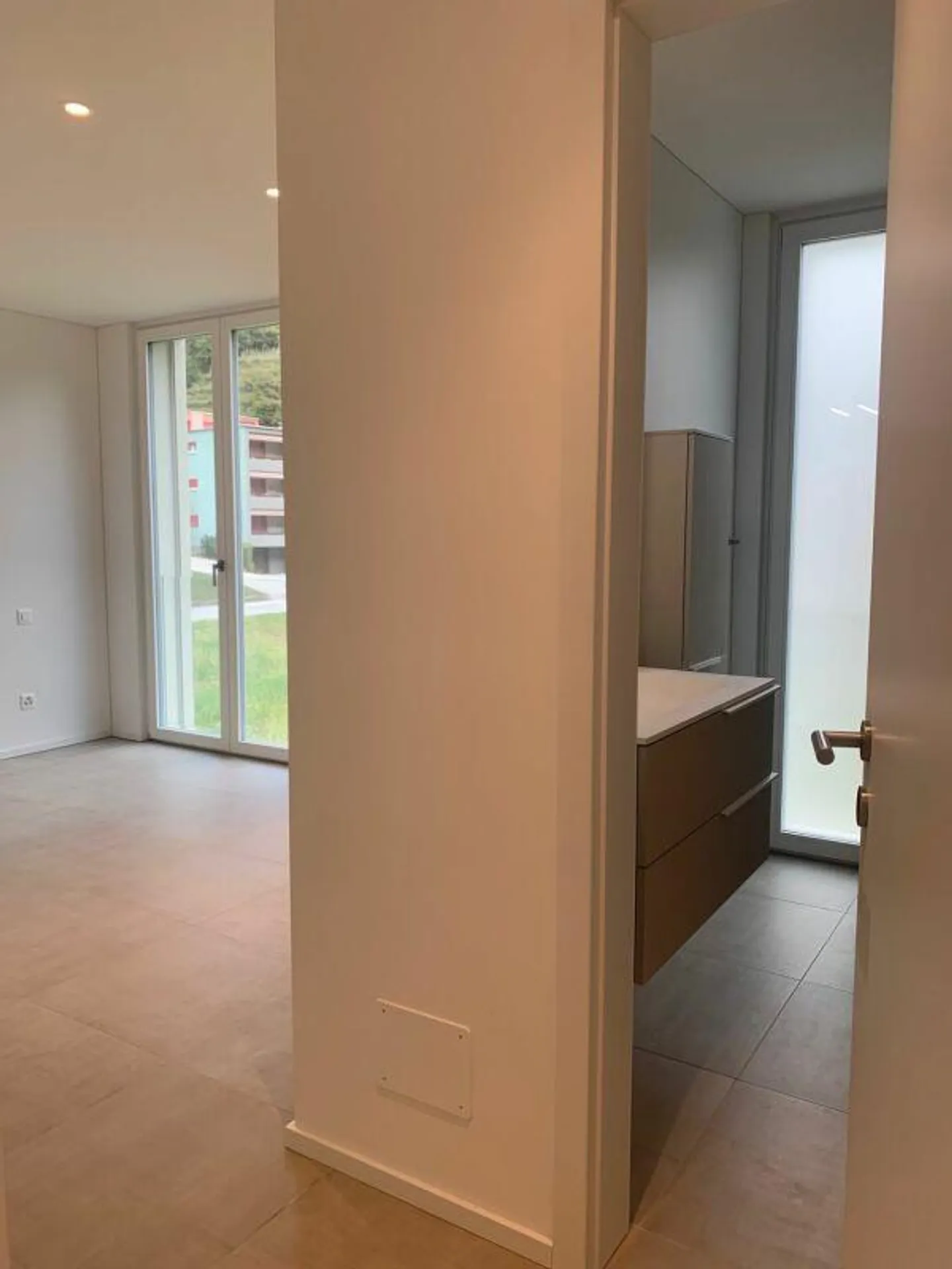 Appartamento moderno di 3,5 locali in un piccolo complesso residenziale a Lumino - Foto 12 di 16