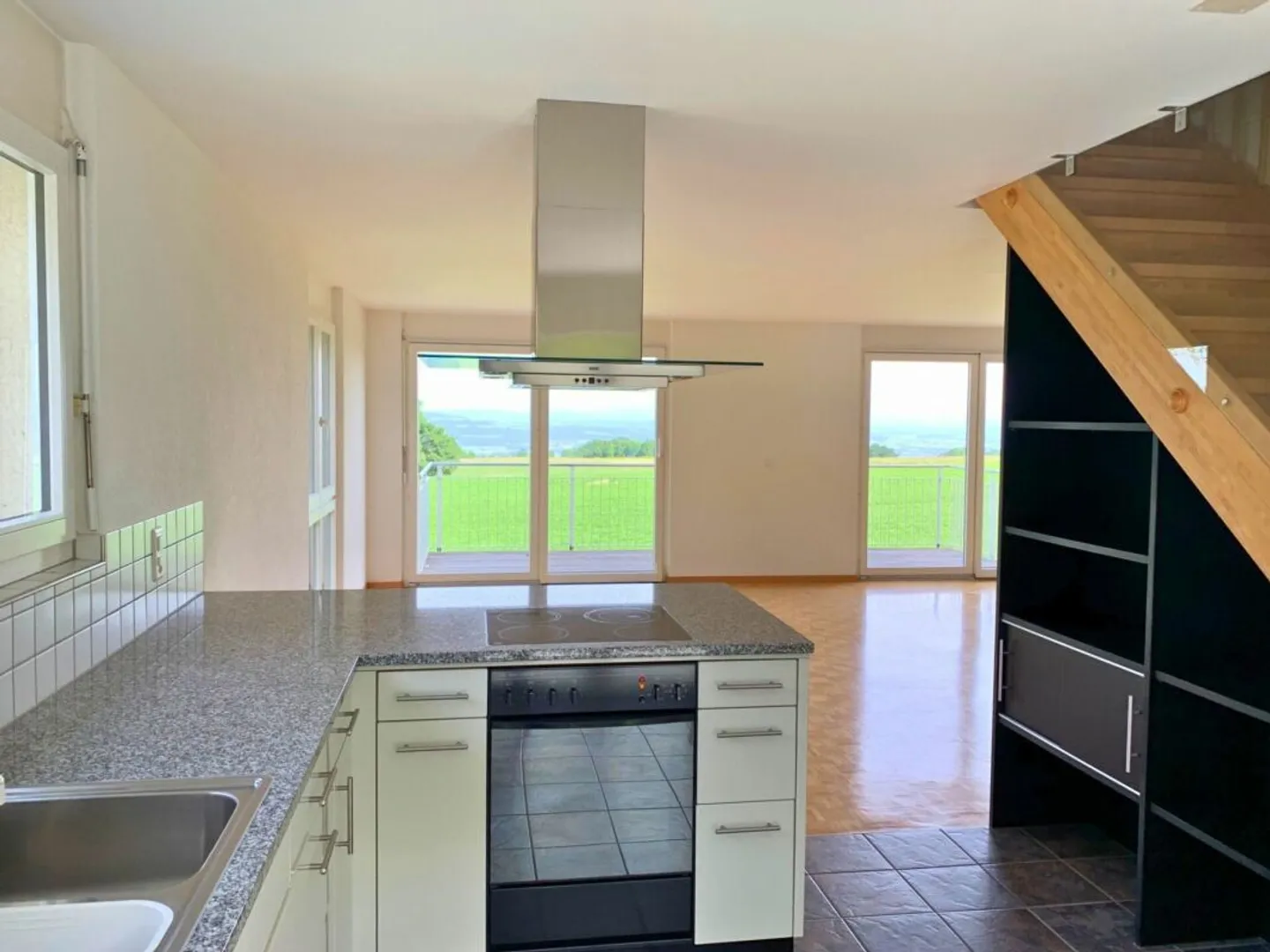 Zwei 3-Familienhäuser mit traumhaft schöner Aussicht - Foto 2 von 15