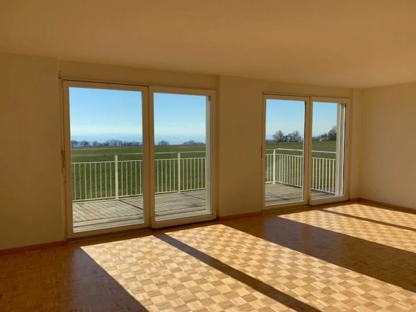 Zwei 3-Familienhäuser mit traumhaft schöner Aussicht - Foto 3 von 15