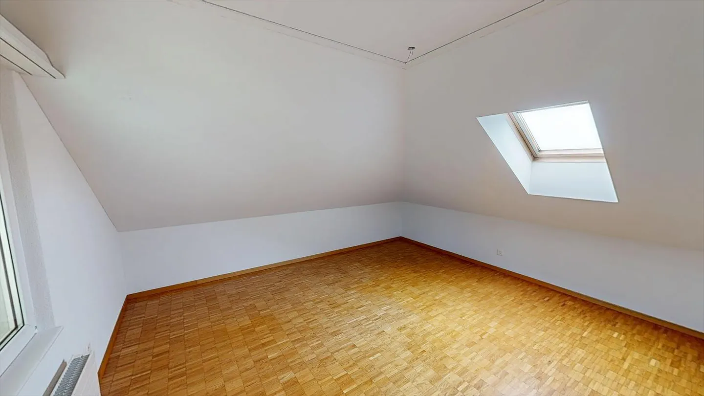 Beautiful attic apartment with character - one rent free - Photo 6 of 13