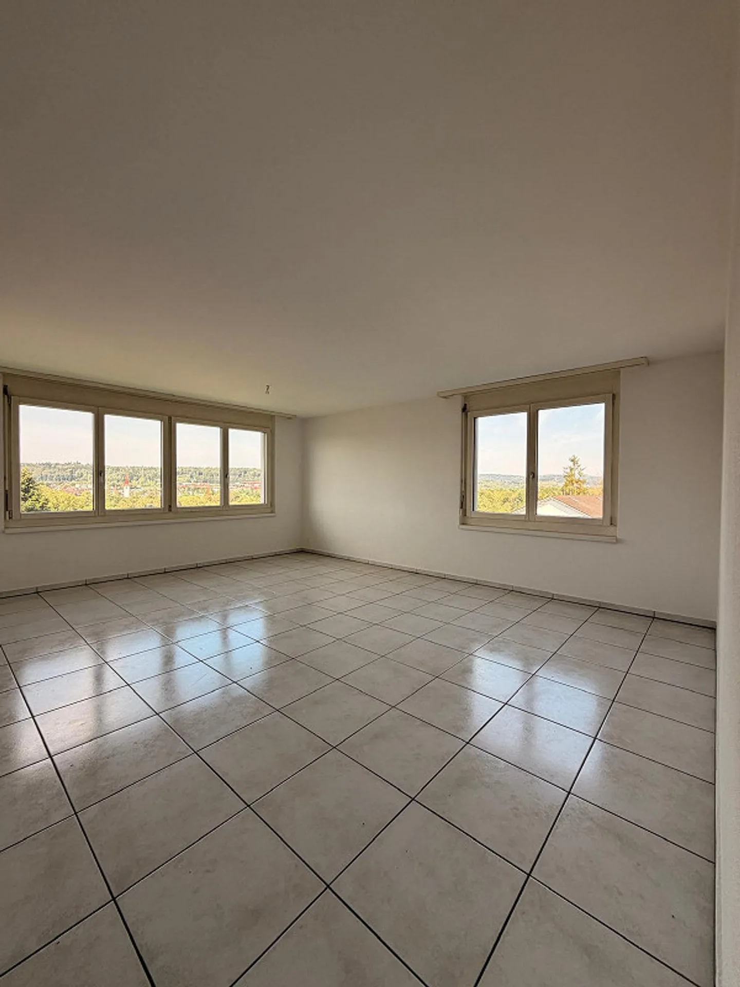 Geräumige Wohnung mit Balkon - Foto 3 von 10