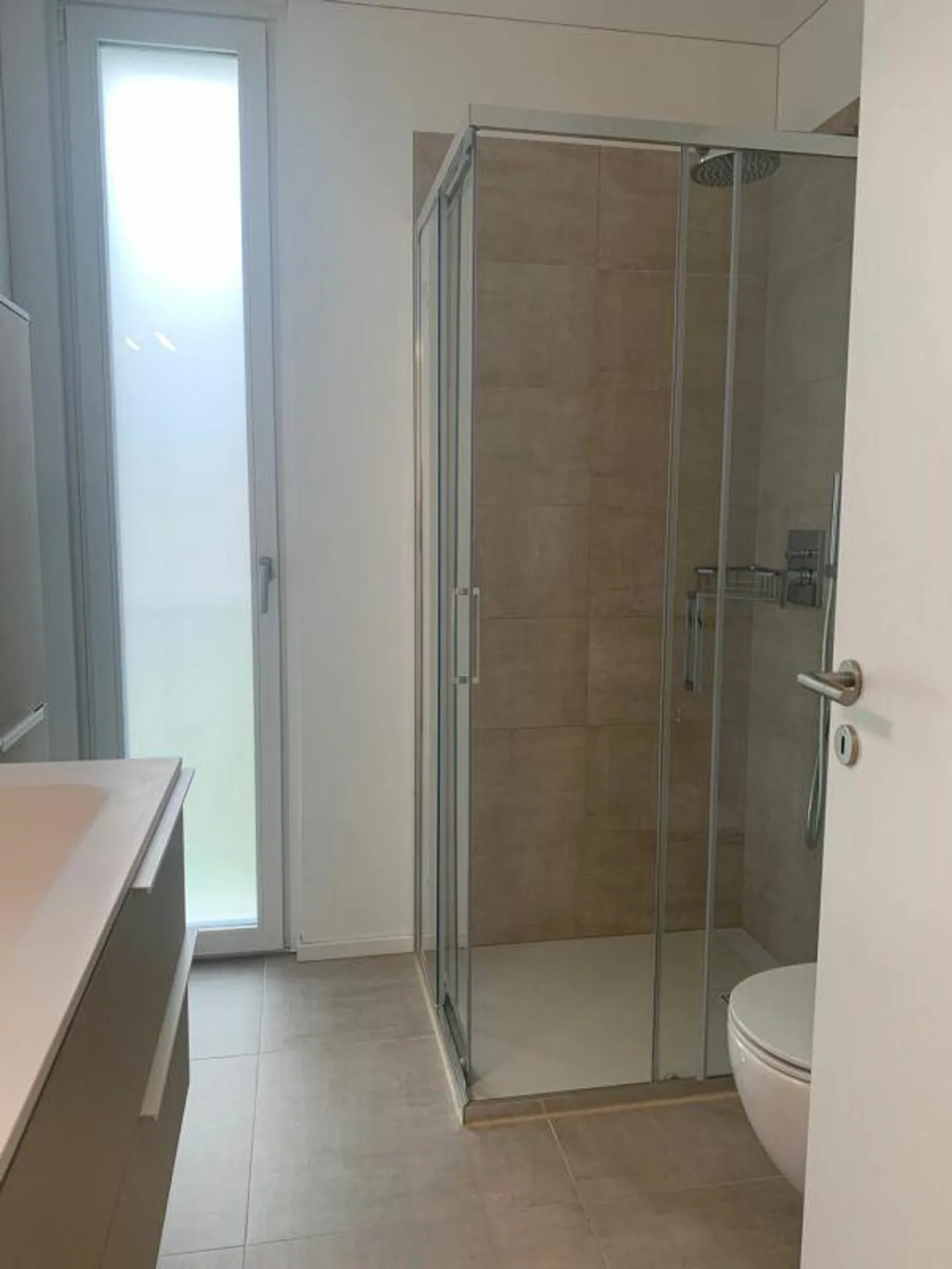 Appartamento moderno di 3,5 locali in un piccolo complesso residenziale a Lumino - Foto 14 di 16