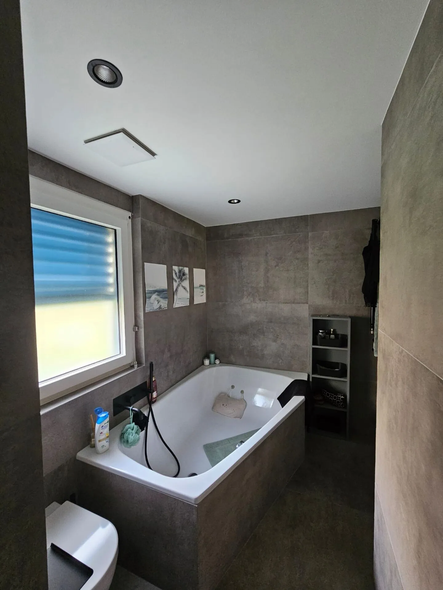 Come settle in the little California of Valais - Elegance & modernity for this superb 4.5 room apartment completely renovated in the heart of Fully - Photo 11 of 16
