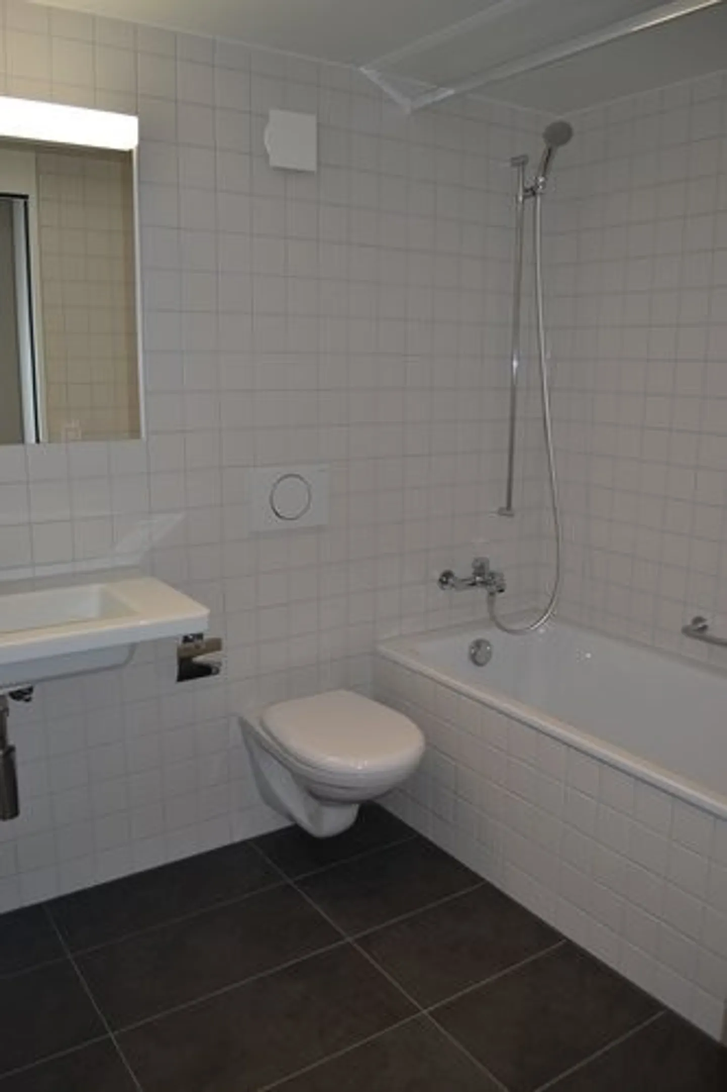 Modern 3.5-Room Apartment - Photo 7 of 11