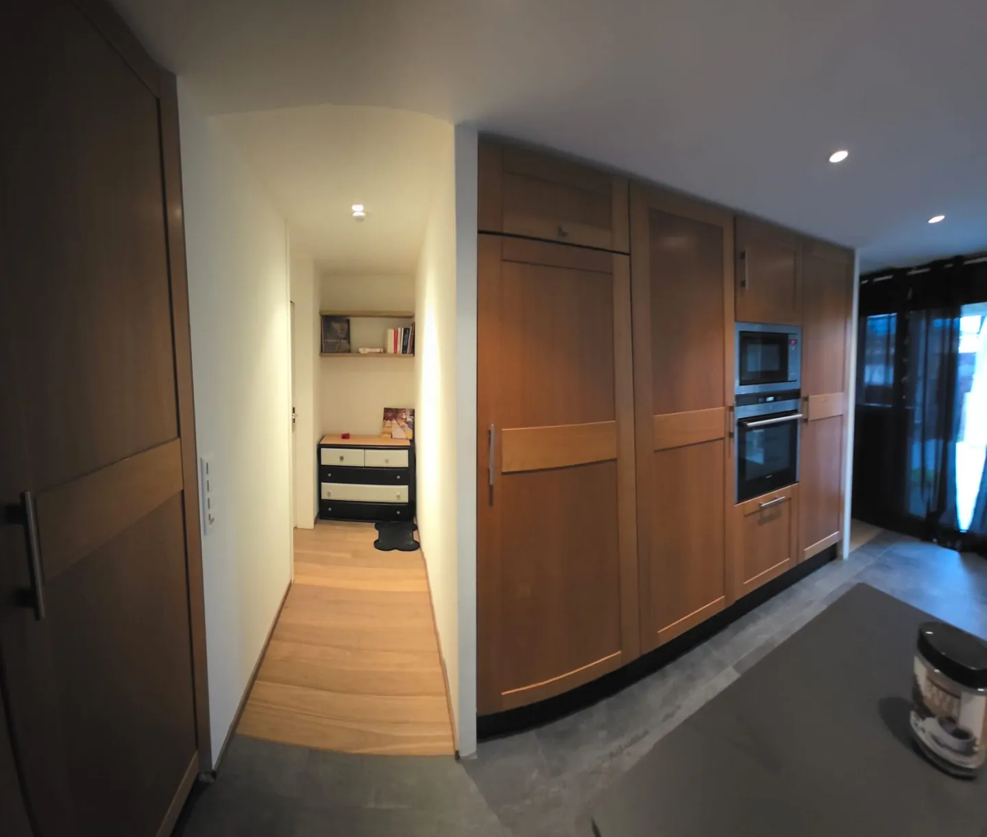 Come settle in the little California of Valais - Elegance & modernity for this superb 4.5 room apartment completely renovated in the heart of Fully - Photo 6 of 16