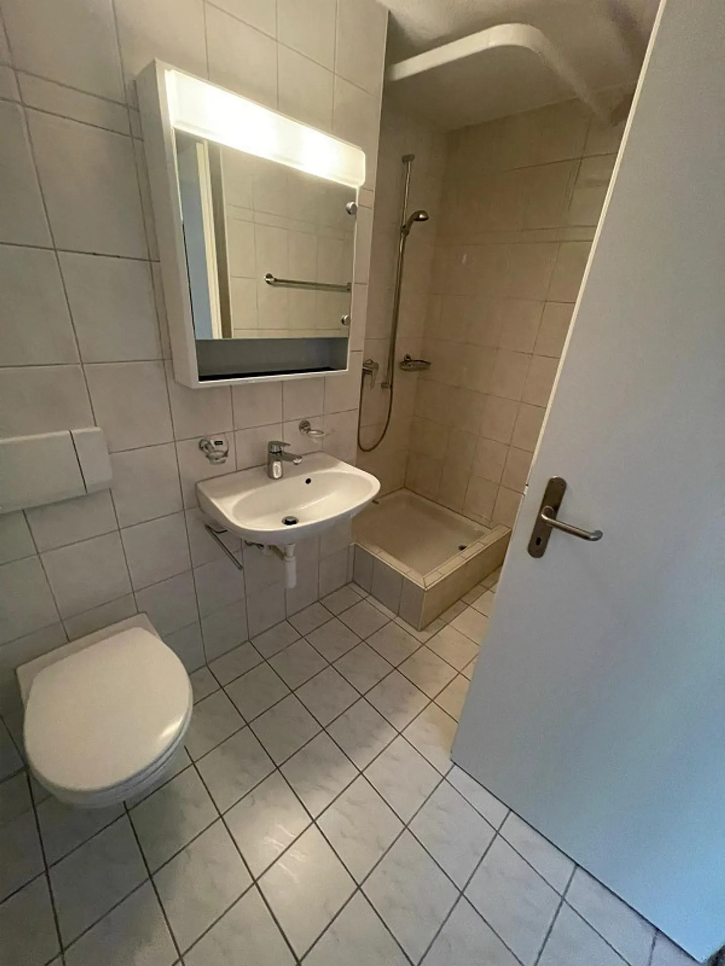 sehr schöne und  helle  5.5 Zimmer-Maisonette-Wohnung - Foto 3 von 10