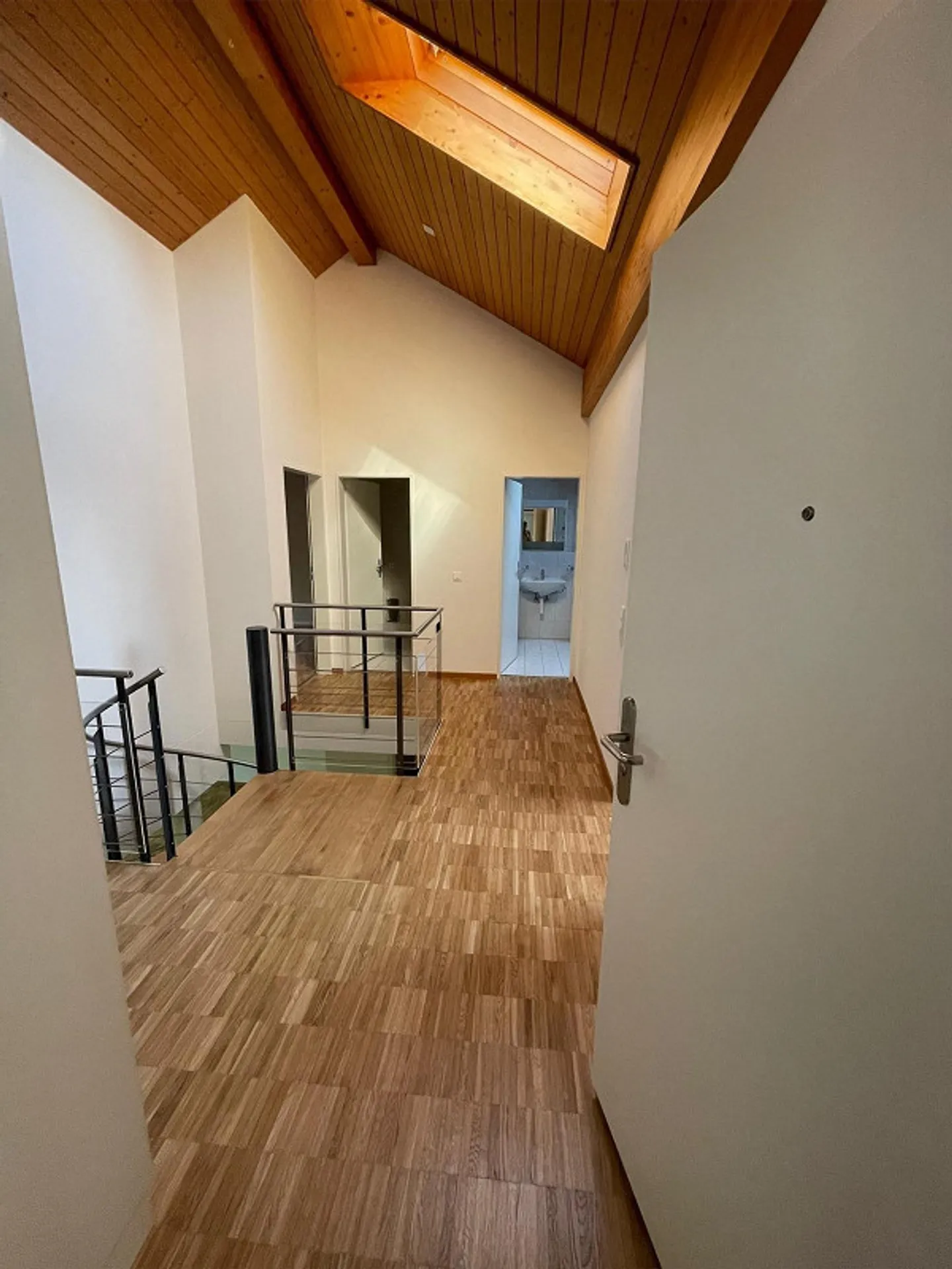 sehr schöne und  helle  5.5 Zimmer-Maisonette-Wohnung - Foto 4 von 10
