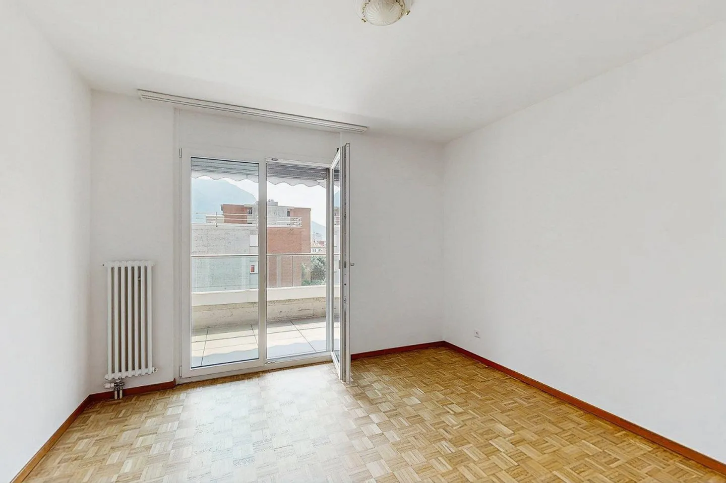 Appartmento da 3.5 locali, luminoso e tranquillo in Via Emilio Rava 1E - Foto 9 di 13