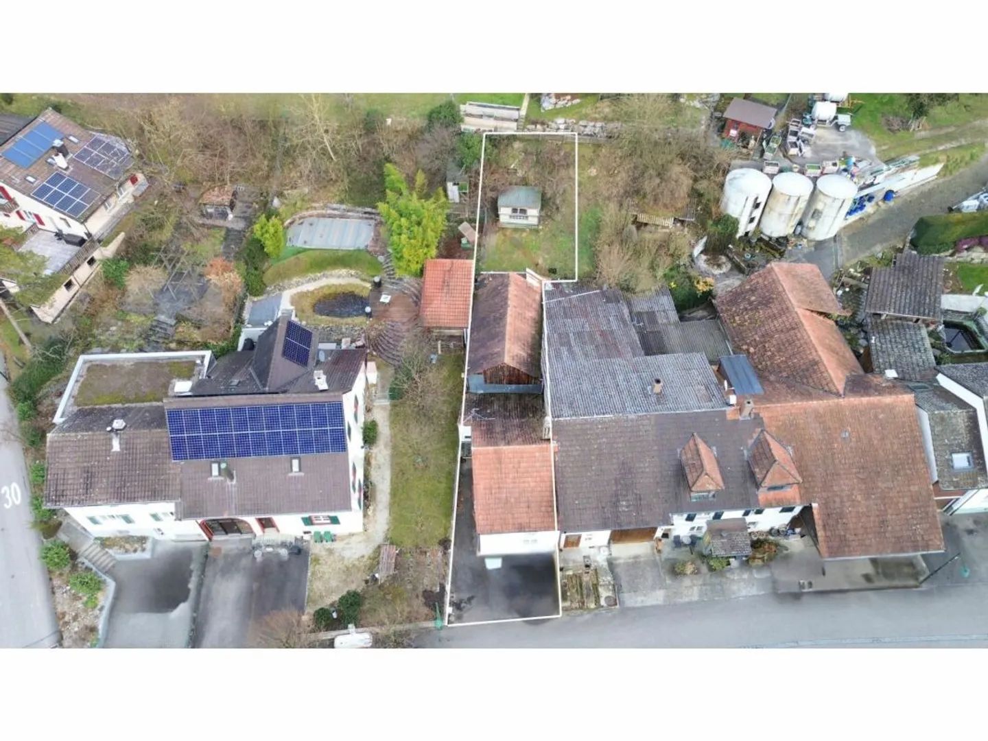 Hausprojekt mit zwei Wohneinheiten in Duggingen - bewilligt, zentral gelegen und bereit für den Baustart - Foto 1 von 8