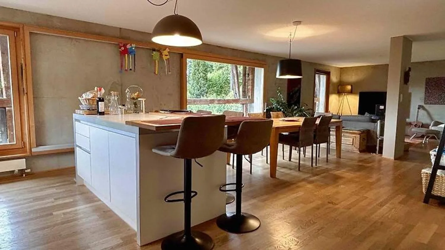 5-ROOM HOUSE IN OLLON (VD), FURNISHED, FIXED TERM - Photo 3 of 7