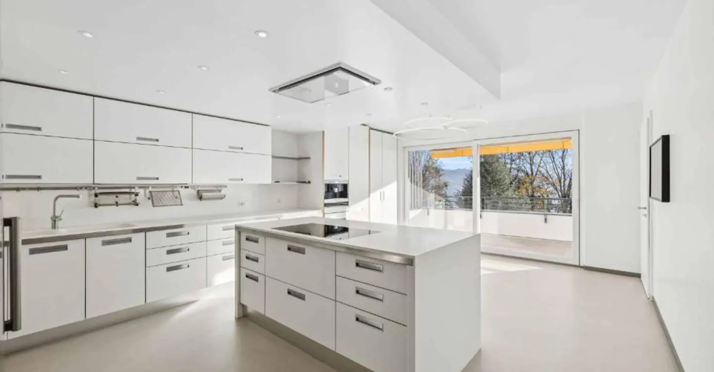 Exceptional penthouse with a magnificent view of the lake - Photo 4 of 12