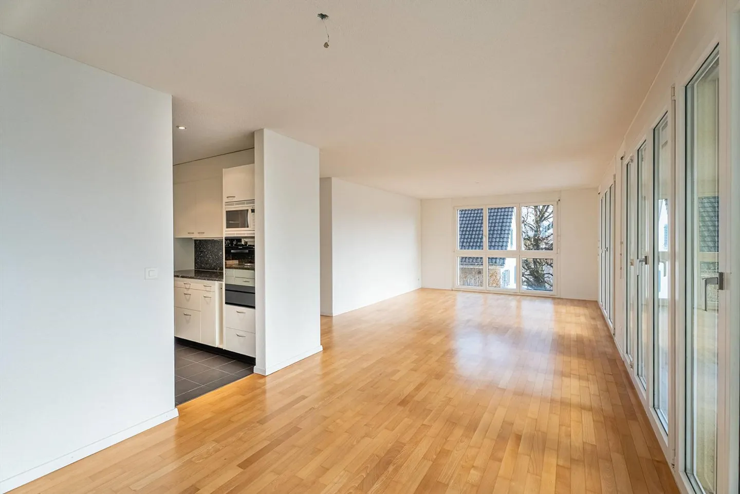 LIGHT-FILLED LIVING WITH A SPACIOUS FEEL FOR YOUR FAMILY - Photo 5 of 5