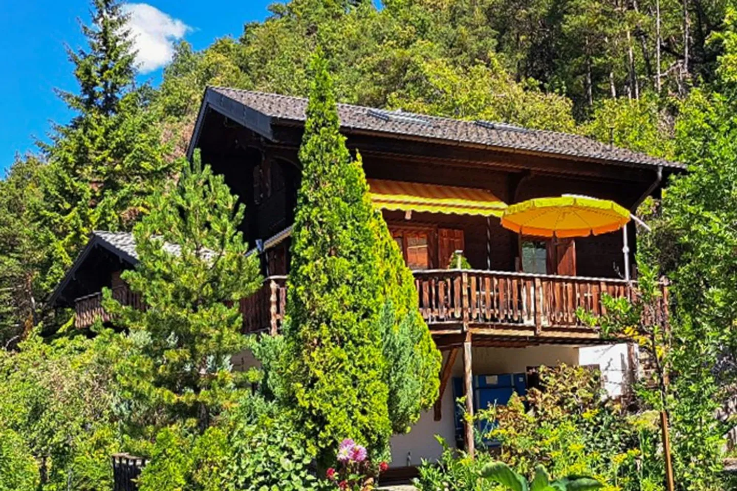 Chalet for sale - Photo 1 of 21