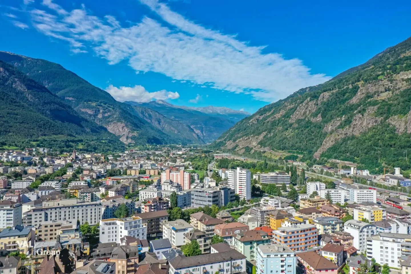 Commercial space in prime location - Photo 10 of 11