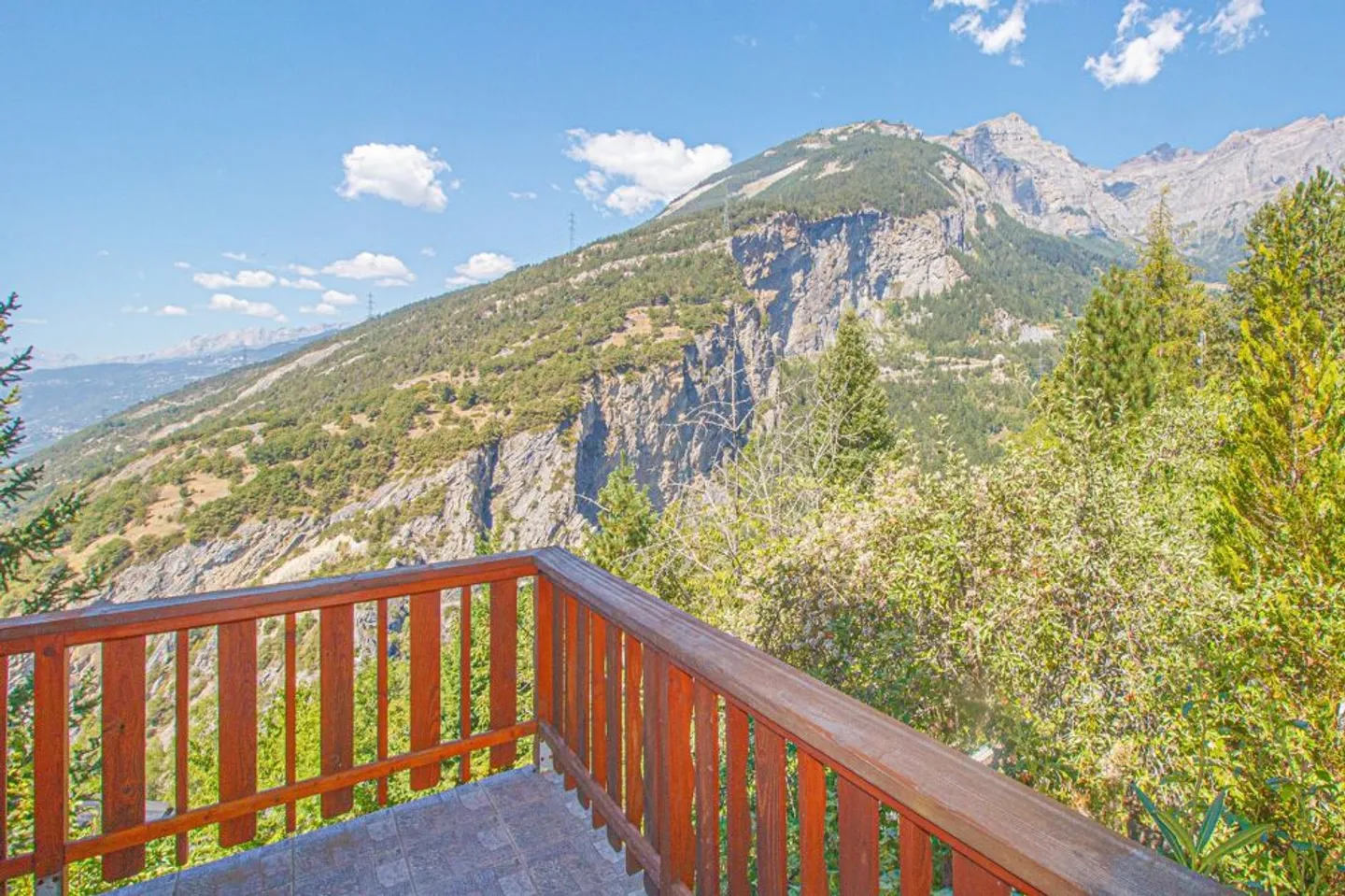 Chalet for sale - Photo 4 of 21