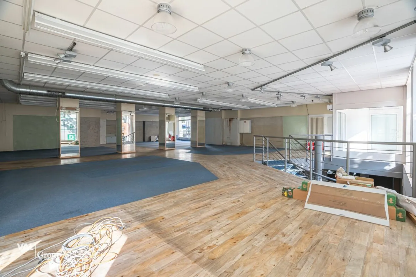 Commercial space in prime location - Photo 6 of 11