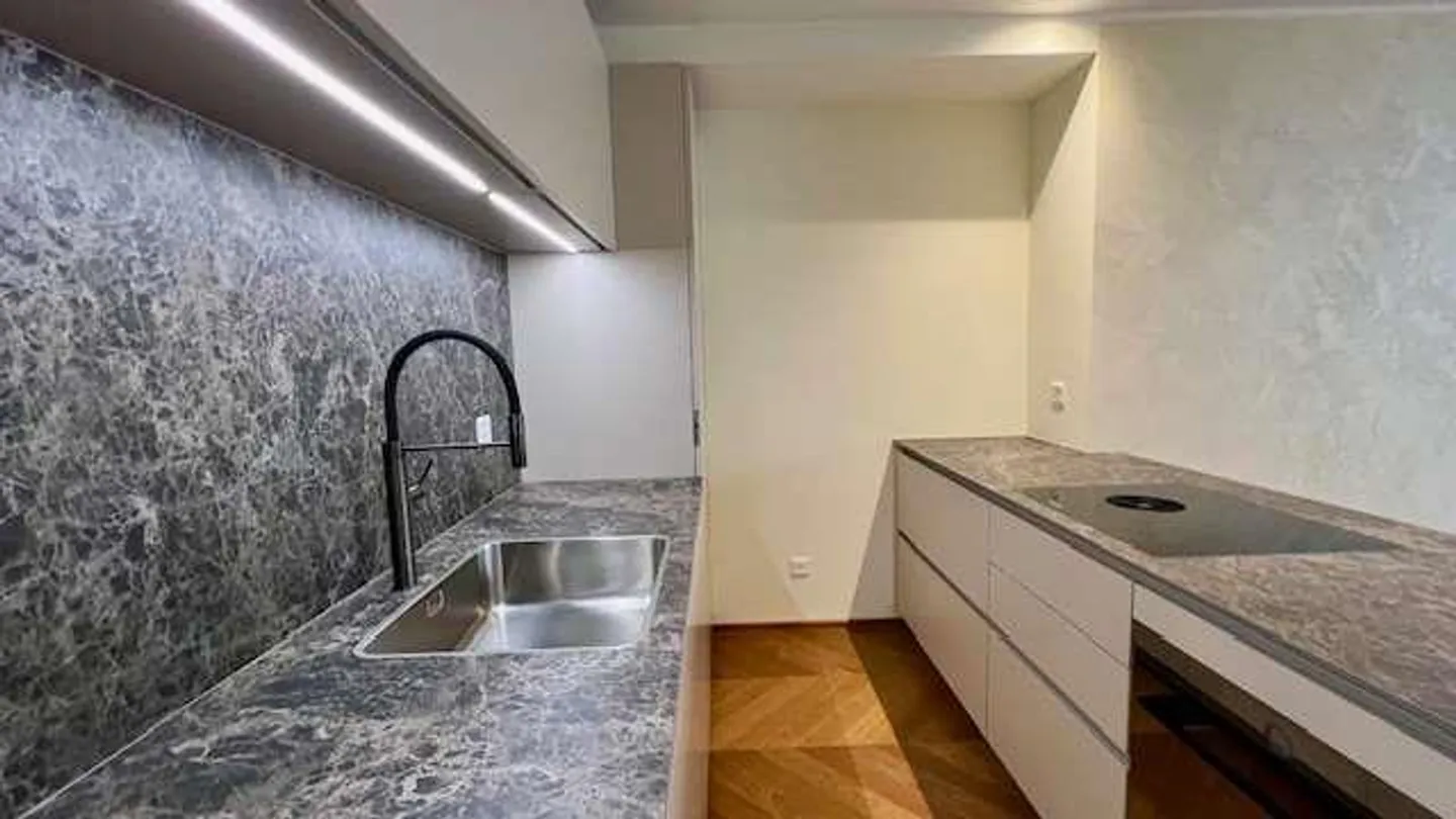 Duplex de luxe exclusif à louer au cœur de la Via Nassa - Lugano - Photo 4 sur 13