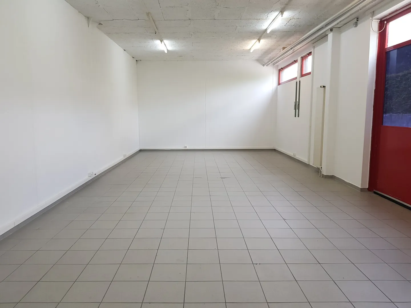 Gemischte Nutzung Lager / Büro / Showroom - Flexibler Mietvertrag - Foto 5 von 8