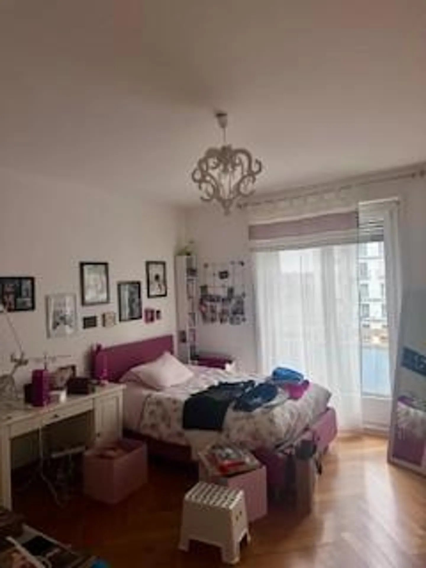 Spacious 5-Room Apartment - Photo 5 of 5