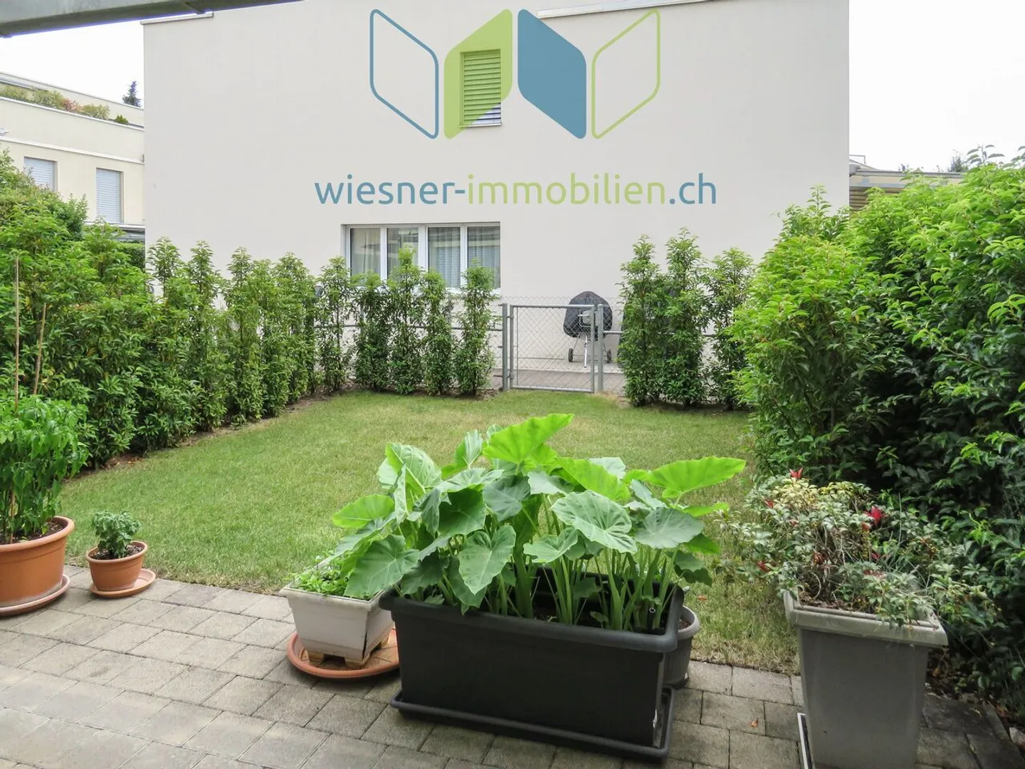 SEHR GROSSES 5½ ZIMMER HAUS AN KINDERFREUNDLICHER LAGE - Foto 2 di 9