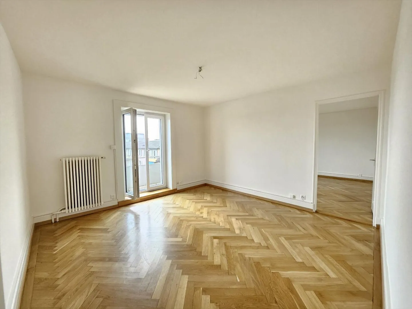 Appartamento con 5 stanze e balcone - Foto 1 di 11