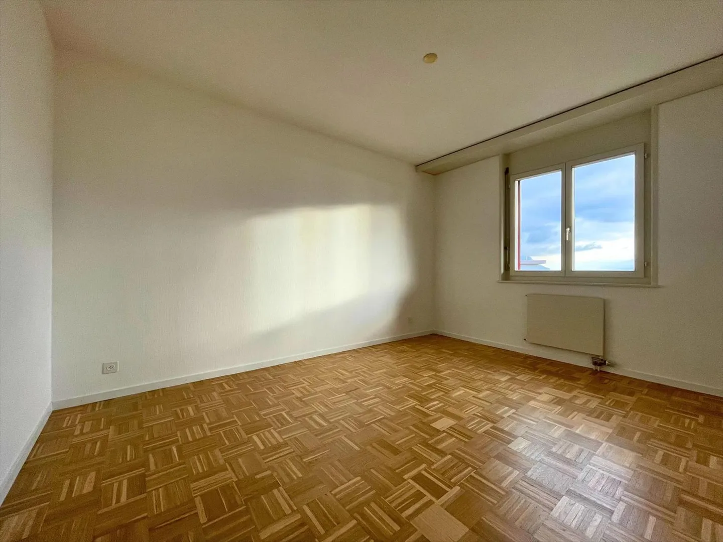 Appartement deux pièces au 4ème étage avec vue sur le lac - Photo 7 sur 10