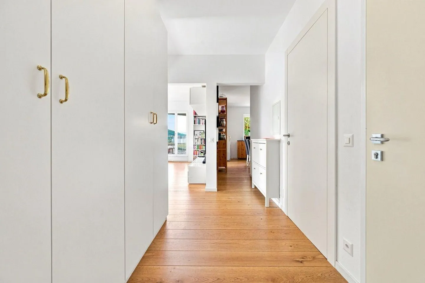 4.5-room apartment in a two-family house with garden for rent - Photo 5 of 10