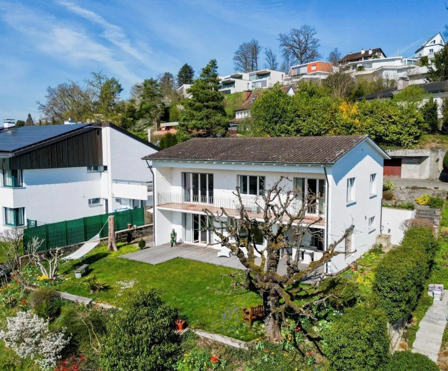 Casa unifamiliare indipendente in una posizione meravigliosa a Reinach - Foto 1 di 14