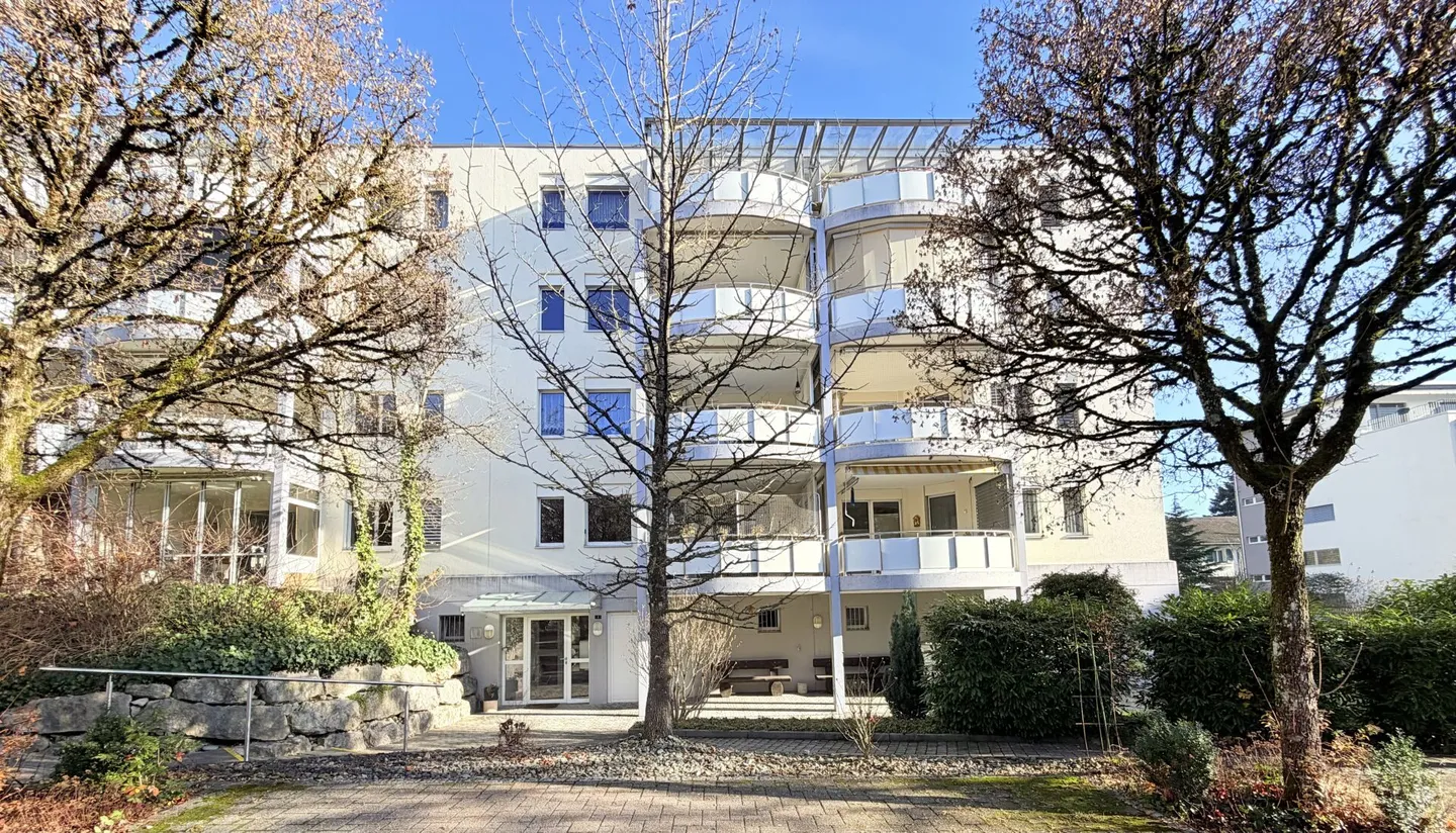 Appartamento 3,5 locali con balcone, giardino e infrastruttura ottimale - Foto 1 di 9